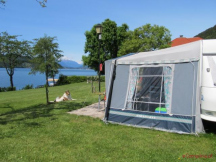 Camping Neubauer Mietwohnwagen in der 1. Reihe