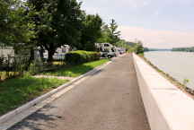 Am Treppelweg zum Sonnen und Spazieren